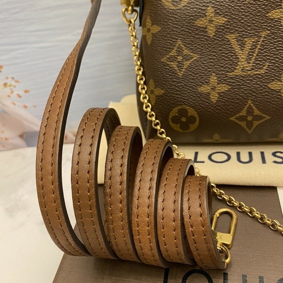 ⛔️SOLD⛔️Pallas Noir/Black Chain Crossbody (GI2176) - Picture 6 of 16